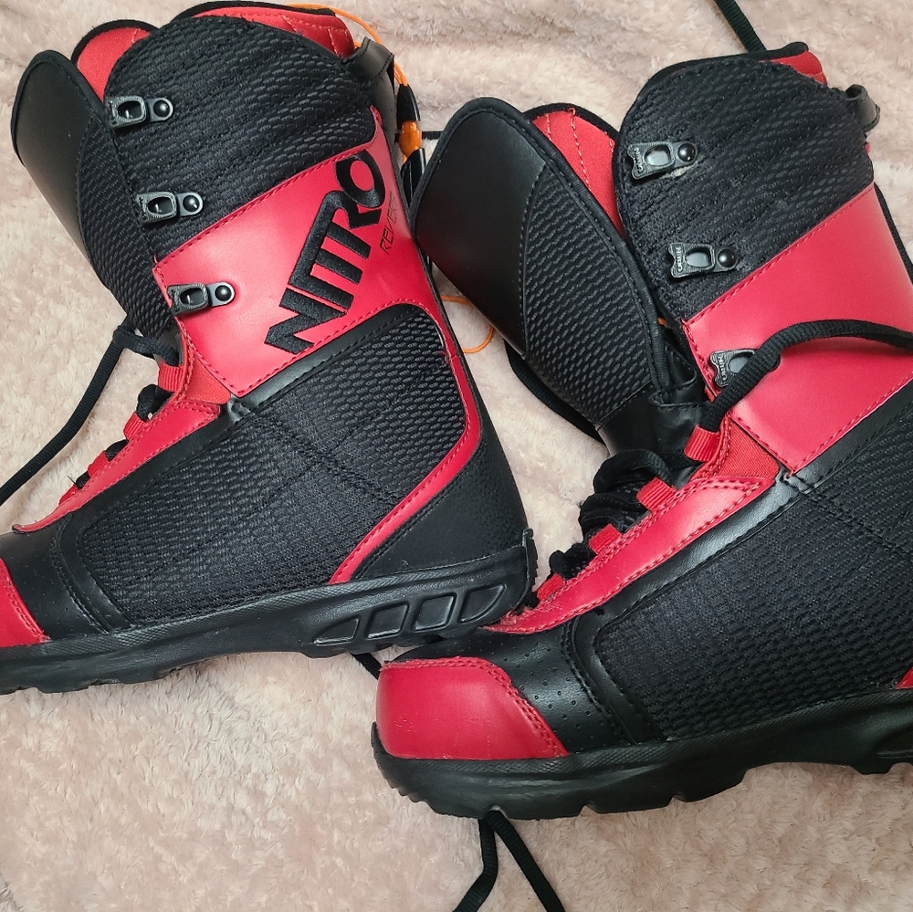 Nitro Reverb Snowboard Boots : mens size 8